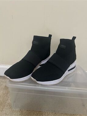 Marc Fisher Black Knit High-Top Slip-On Sneakers with White Sole Size 10